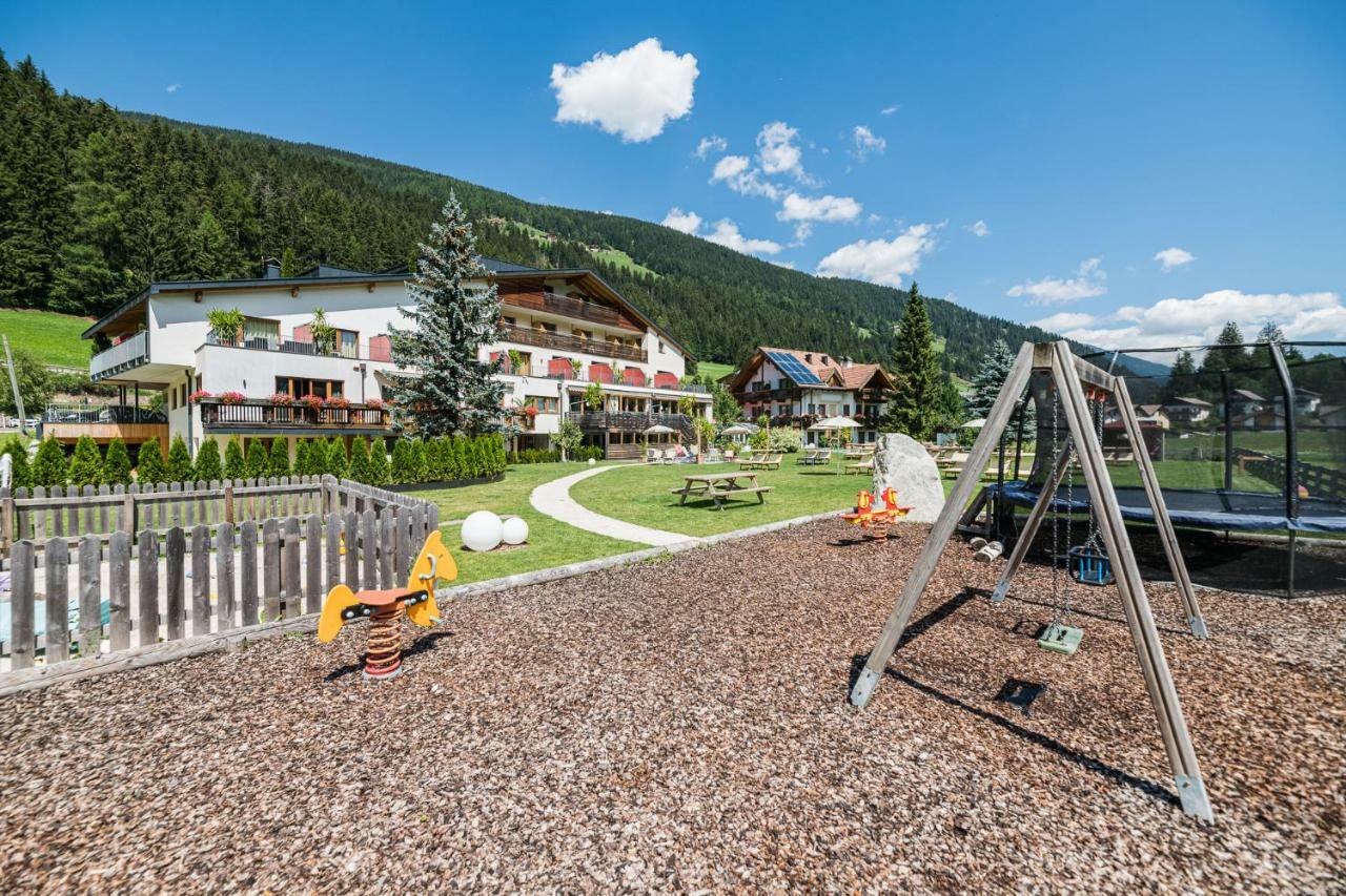 Helmhotel San Candido Exterior foto